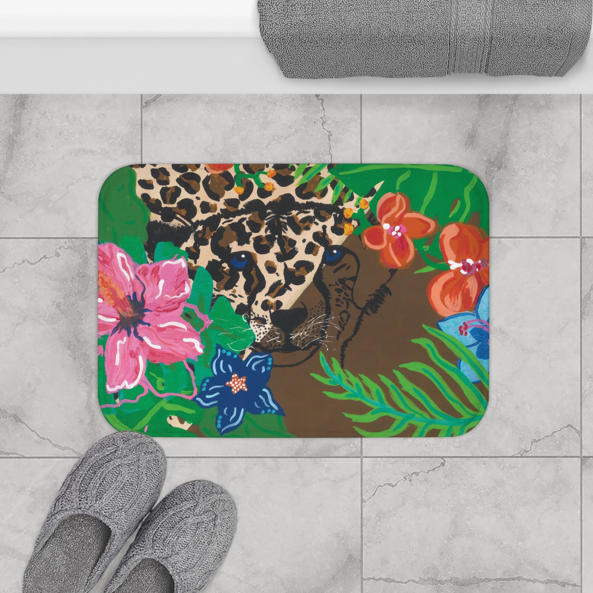 Tropical Cheetah Bath Mat – Floral Jungle Bathroom Rug